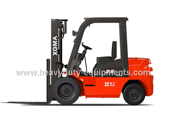 Cina Diesel Power Type Industrial Forklift Truck Energy Saving With Safety Alarm Light pemasok