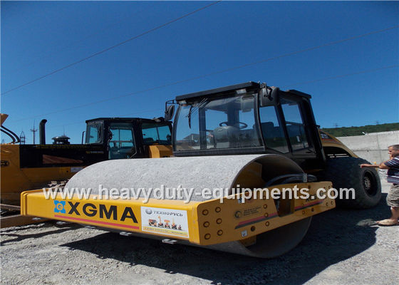 Cina XG6141 Hydraulic Vibratory Road Roller using SAUER or REXROTH products pemasok