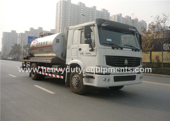 Cina Truck Mounted Type Liquid Asphalt Tanker With Pump Output 5 Ton / H pemasok